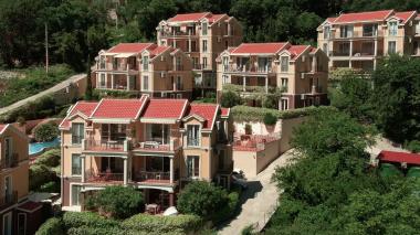 Потрясающая квартира с видом на море площадью 178 м2 в резиденции с гигантским бассейном, Ораховац, Котор